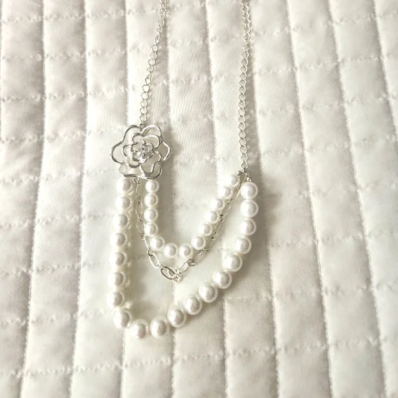 Necklace - Picture 1 of 2